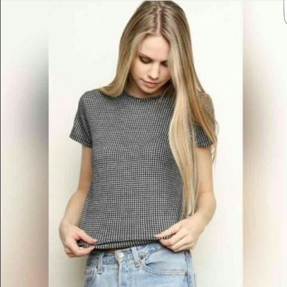 Brandy Melville Sammy Houndstooth Print Top!! 💕